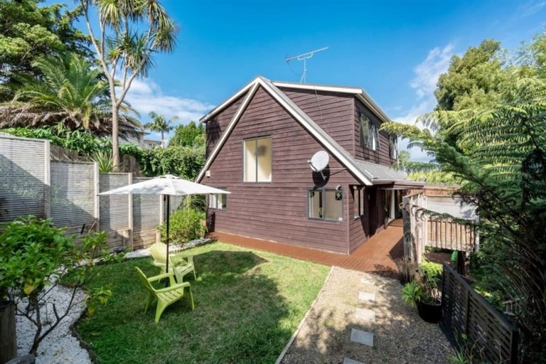 Photo of property in 1/3a City View Terrace, Birkenhead, Auckland, 0626