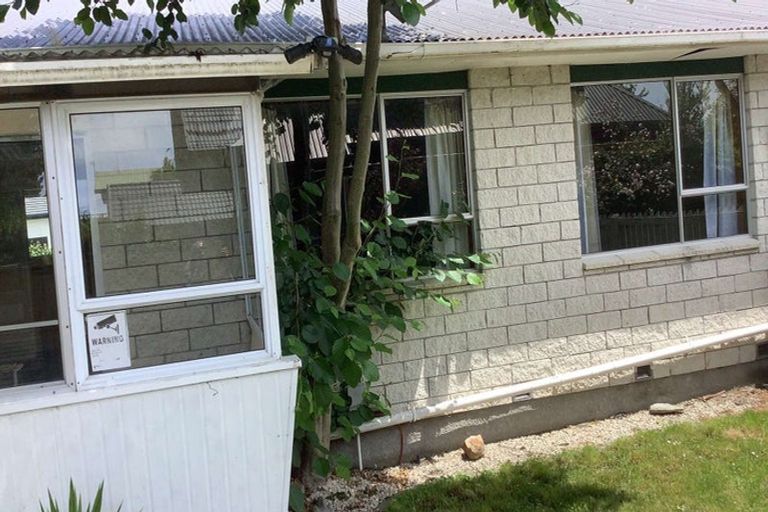 Photo of property in 72 Waratah Street, Avondale, Christchurch, 8061