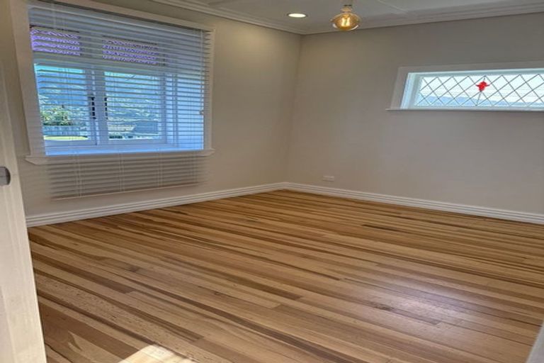 Photo of property in 34 Tawa Terrace, Tawa, Wellington, 5028