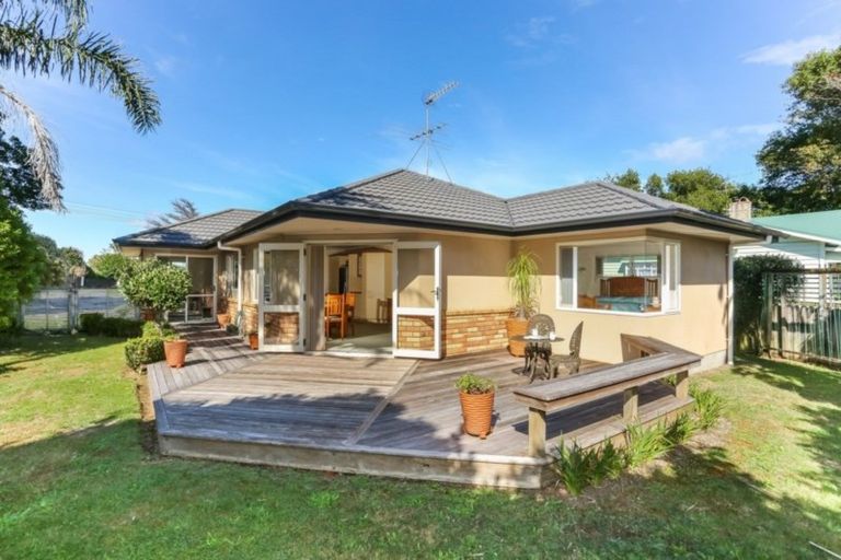 Photo of property in 42a Kitchener Road, Waiuku, 2123