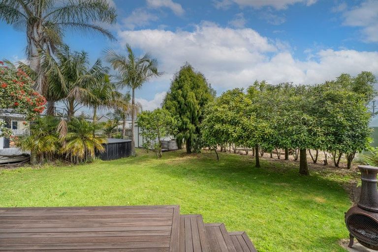 Photo of property in 19 Martin Place, Cooks Beach, Whitianga, 3591