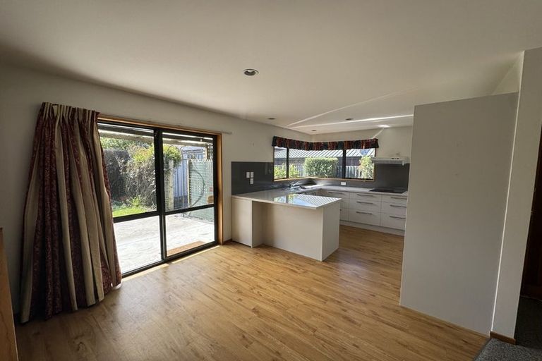 Photo of property in 14 Farquhars Road, Redwood, Christchurch, 8051