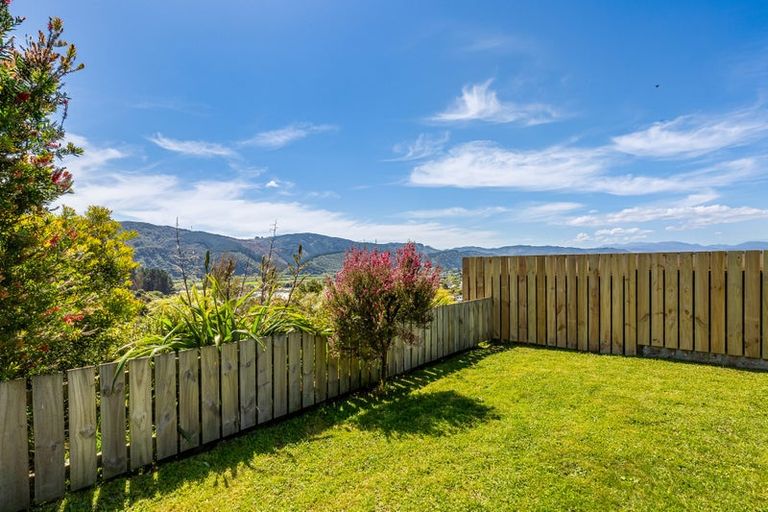 Photo of property in 1 Dunleith Grove, Silverstream, Upper Hutt, 5019