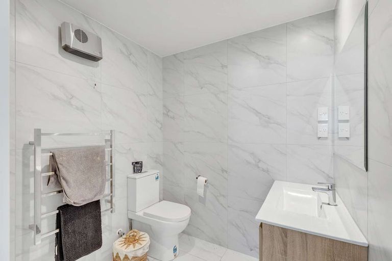 Photo of property in 9/60 Kelman Road, Kelston, Auckland, 0602