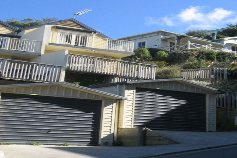 Photo of property in 17 Kopiko Way, Brooklyn, Wellington, 6021