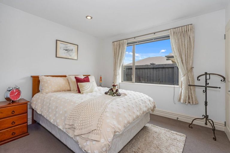 Photo of property in 24 Date Crescent, Aidanfield, Christchurch, 8025