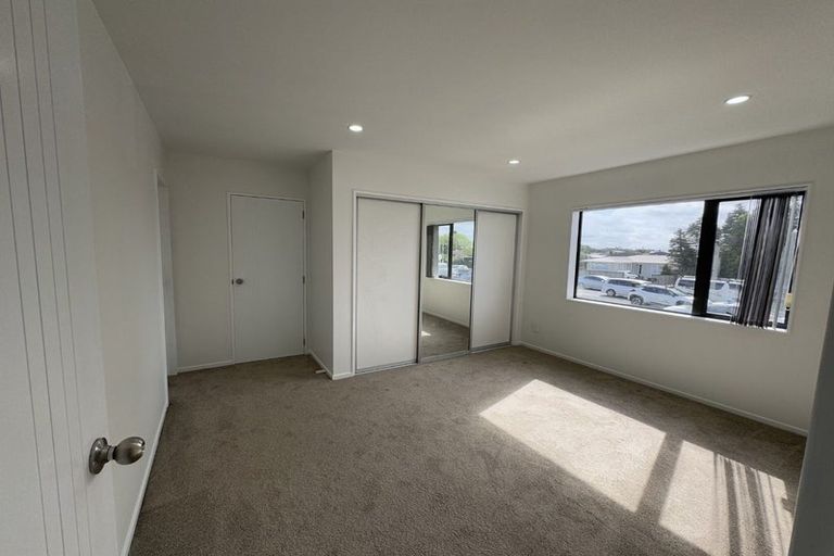 Photo of property in 466a Massey Road, Mangere East, Auckland, 2024