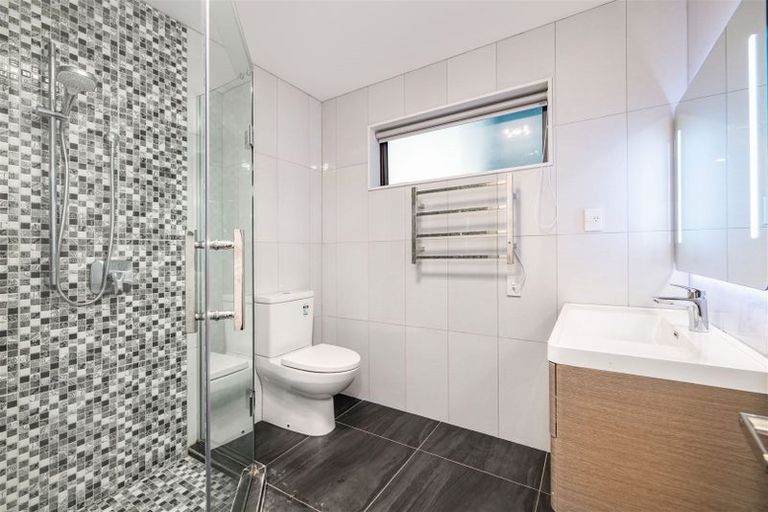 Photo of property in 13a Pomaria Road, Henderson, Auckland, 0610