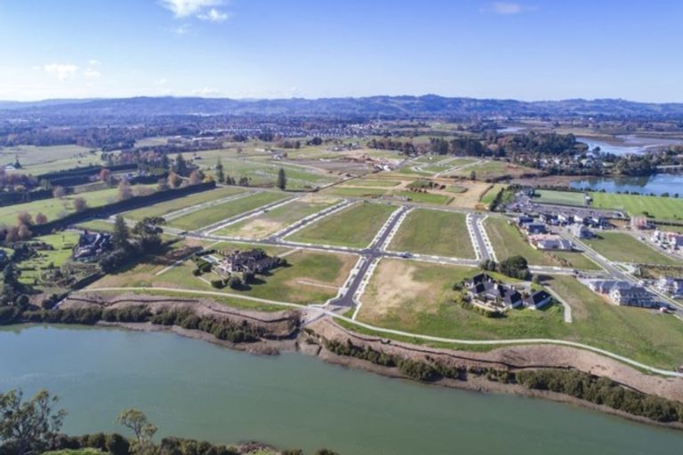 Photo of property in 35 Hayfield Way, Karaka, Papakura, 2113