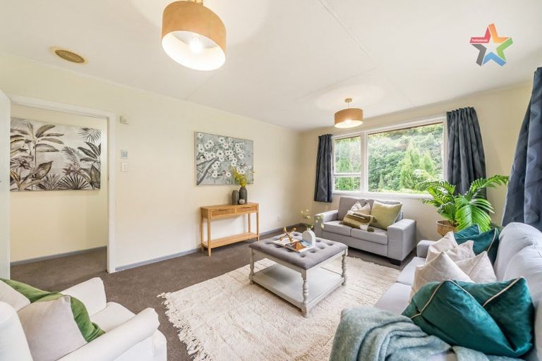 Photo of property in 6 Tobruk Street, Karori, Wellington, 6012