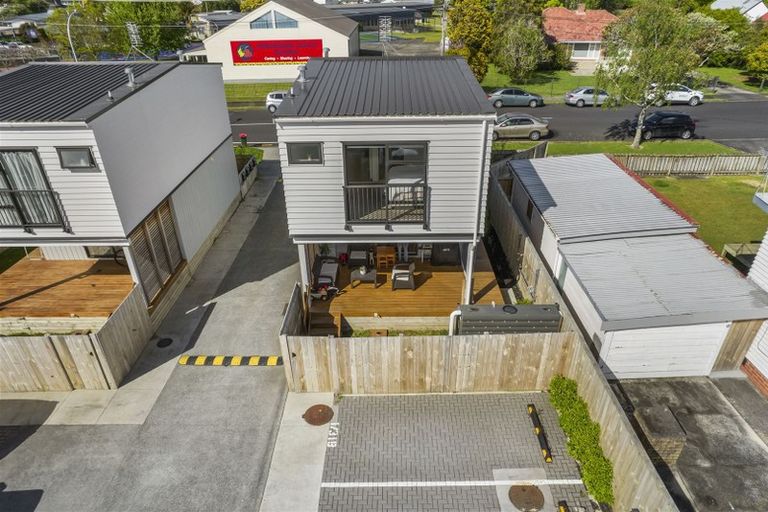 Photo of property in 1/31b Garelja Road, Henderson, Auckland, 0612