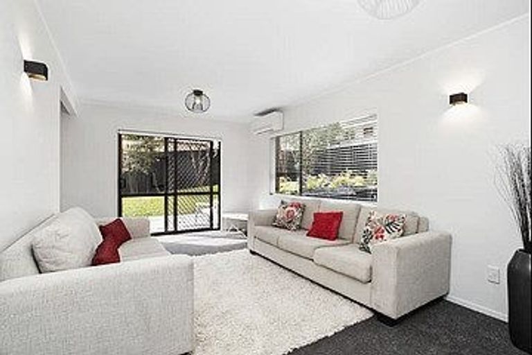 Photo of property in 303a/2 Great North Road, Henderson, Auckland, 0612