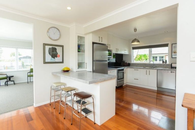 Photo of property in 1 Holyrood Street, Taradale, Napier, 4112