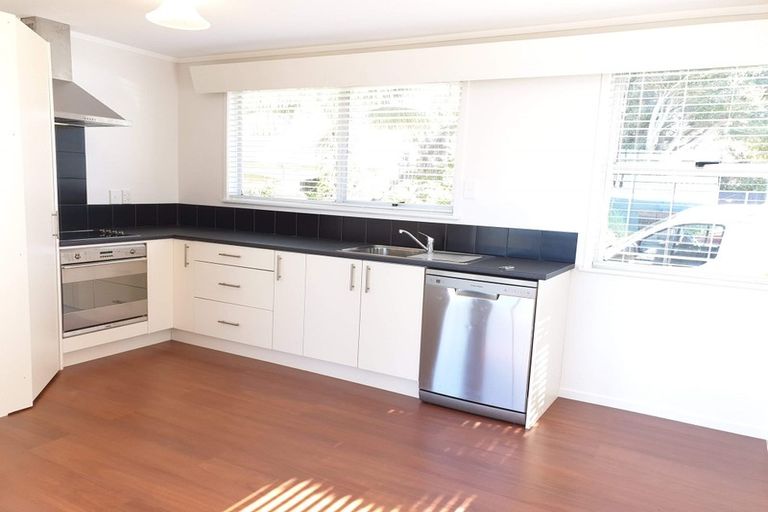 Photo of property in 56 Marellen Drive, Red Beach, 0932