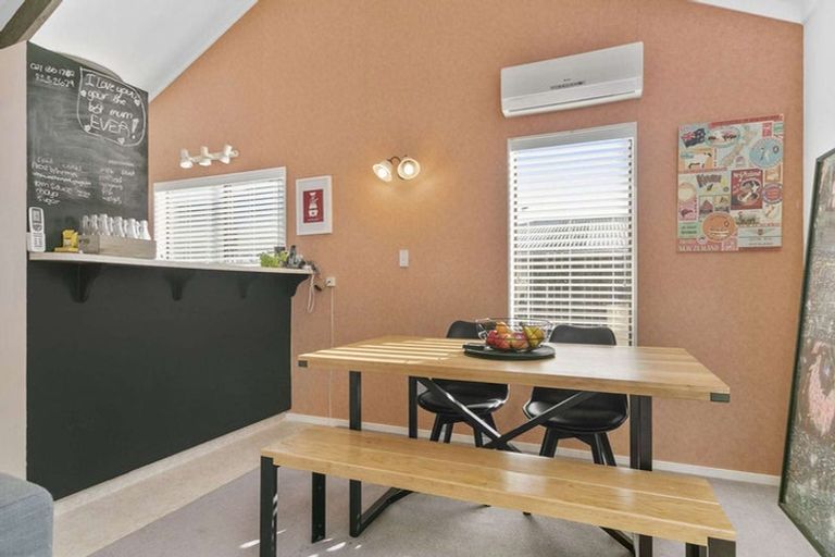 Photo of property in 54b Williams Street, Cambridge, 3434