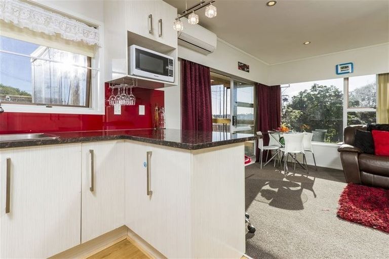 Photo of property in 1/65 High Road, Glenfield, Auckland, 0629