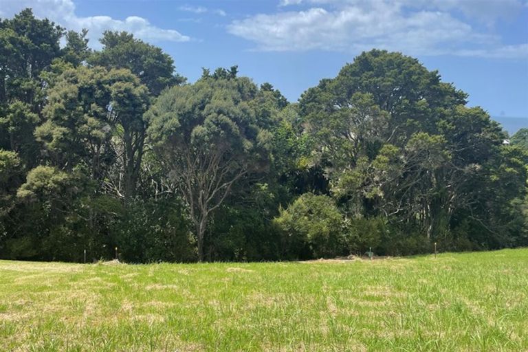 Photo of property in 5 Starlight Place, Langs Beach, 0582