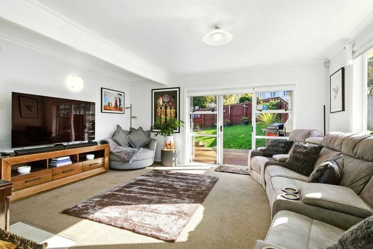 Photo of property in 322a Main Road, Tawa, Wellington, 5028