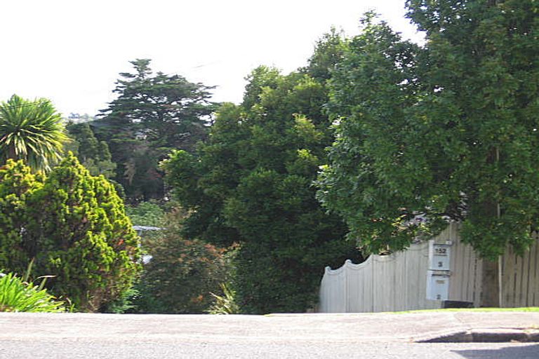 Photo of property in 2/152 Glenfield Road, Birkenhead, Auckland, 0626
