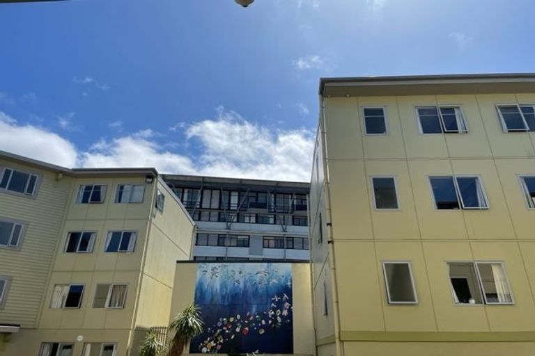 Photo of property in Basin Reserve Complex, 13/4 Sussex Street, Mount Cook, Wellington, 6021