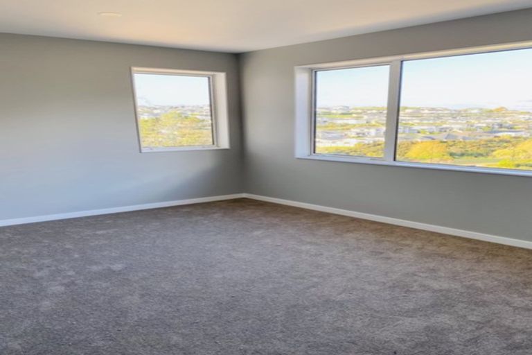 Photo of property in 125 Godfrey Drive, Orewa, 0931