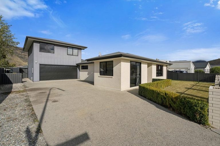 Photo of property in 24 Risinghurst Terrace, Lower Shotover, Queenstown, 9304