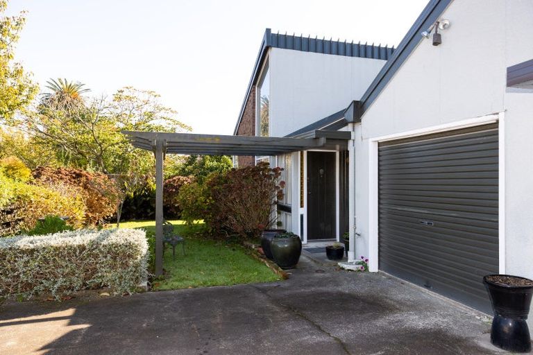 Photo of property in 4 Corwen Place, Mayfair, Hastings, 4122