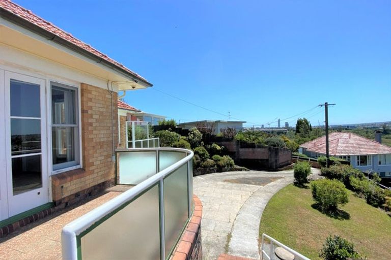 Photo of property in 57 Exmouth Road, Northcote, Auckland, 0627