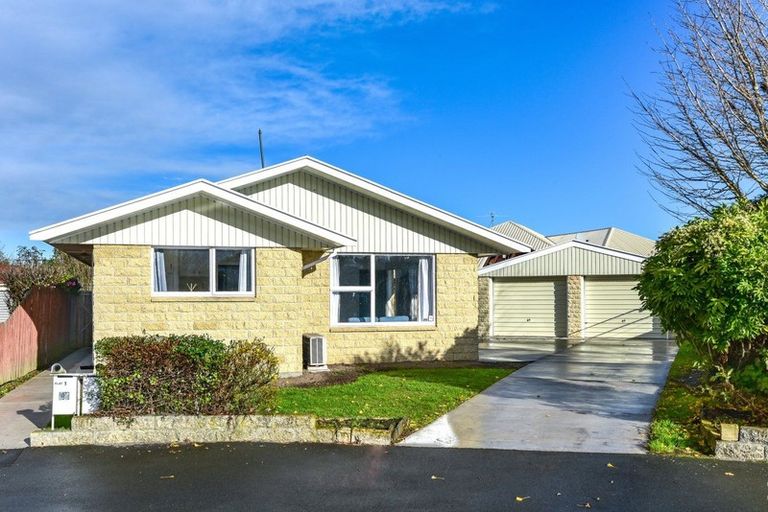 Photo of property in 14 Tulloch Place, Papanui, Christchurch, 8052