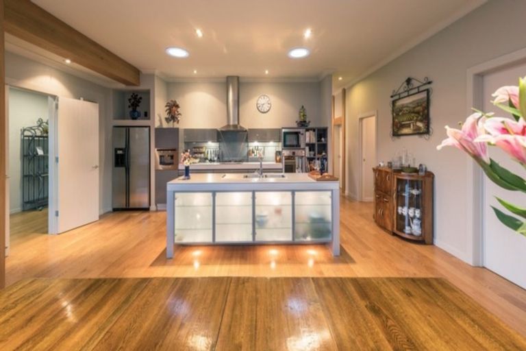 Photo of property in 5 Hollyhock Lane, Wanaka, 9305