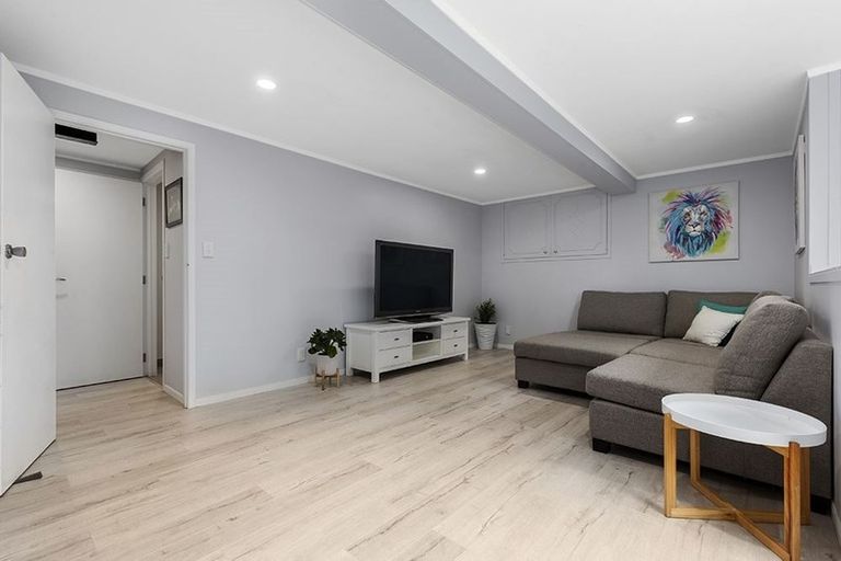 Photo of property in 29 Pooley Street, Pakuranga Heights, Auckland, 2010