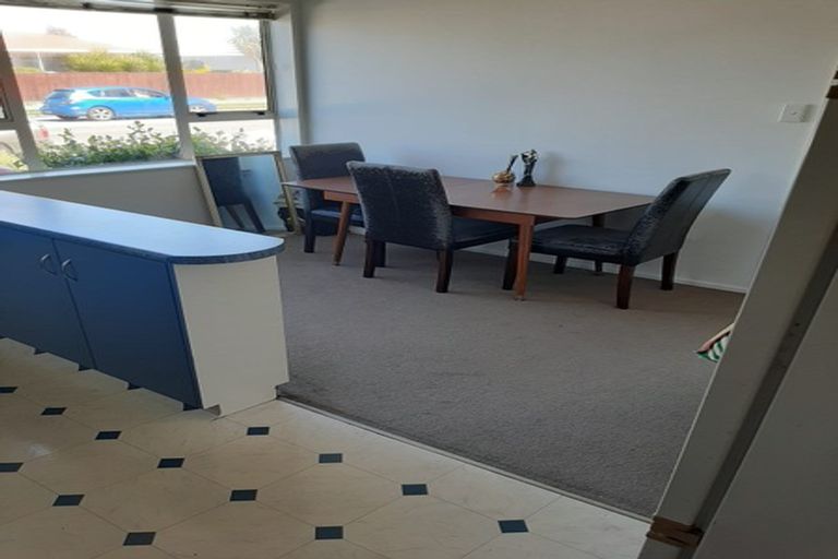 Photo of property in 25 Prestons Road, Redwood, Christchurch, 8051
