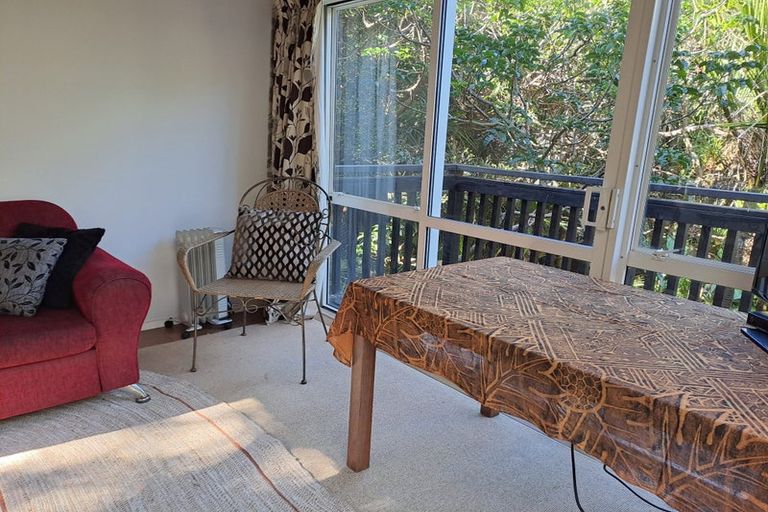 Photo of property in 10-12 Glenesk Road, Piha, New Lynn, 0772