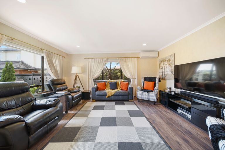 Photo of property in 20 Heyington Way, East Tamaki Heights, Auckland, 2016