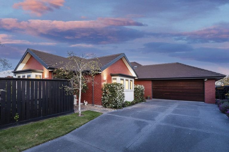Photo of property in 21 Mistral Road, Northwood, Christchurch, 8051