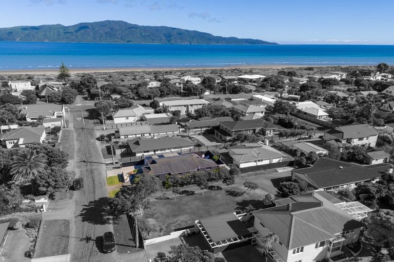 Photo of property in 7a Nathan Avenue, Paraparaumu Beach, Paraparaumu, 5032