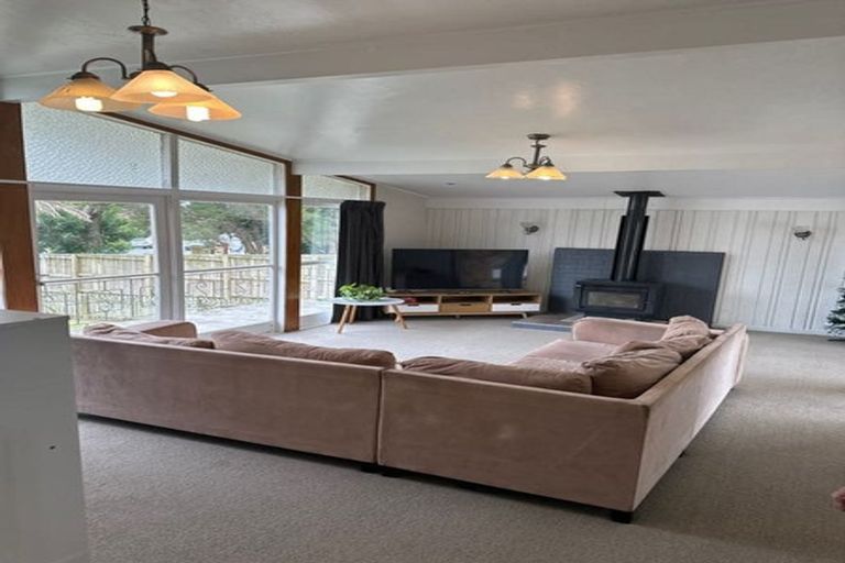 Photo of property in 81 Edmonton Road, Henderson, Auckland, 0612