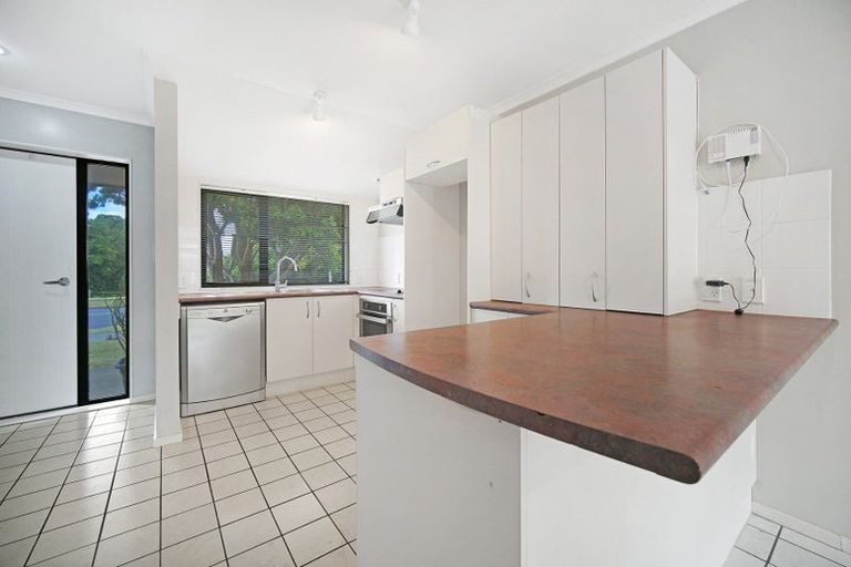 Photo of property in 92b Naylors Drive, Mangere, Auckland, 2022