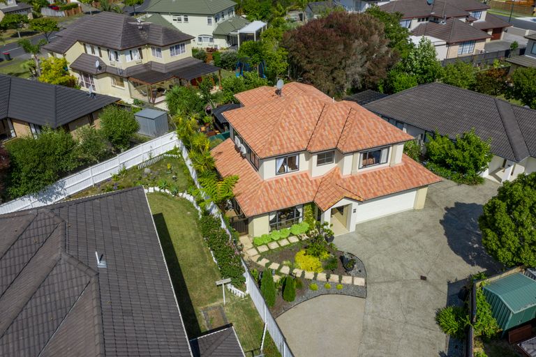 Photo of property in 20 Heyington Way, East Tamaki Heights, Auckland, 2016