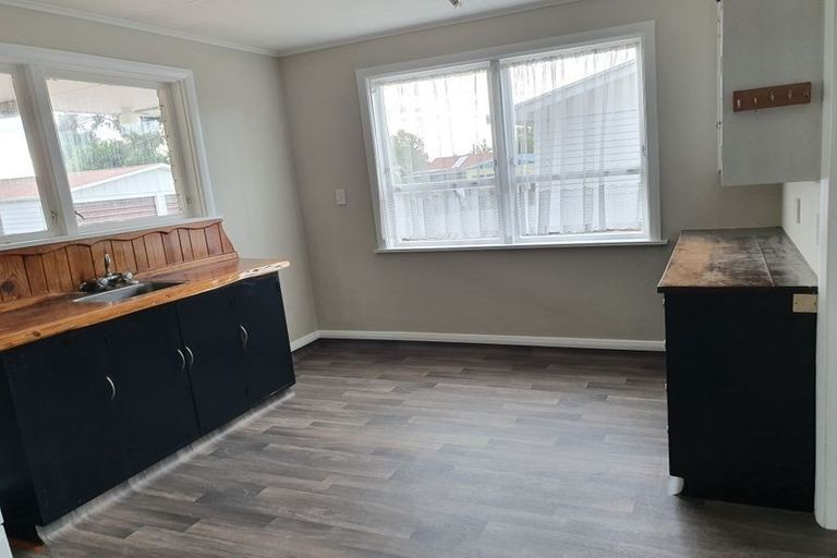 Photo of property in 130 Liverpool Street, Levin, 5510