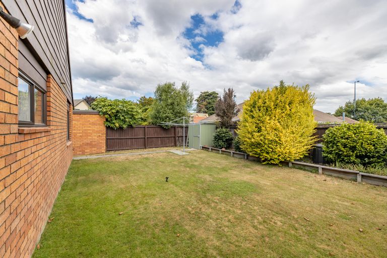 Photo of property in 9 Elsom Lane, Avonhead, Christchurch, 8042