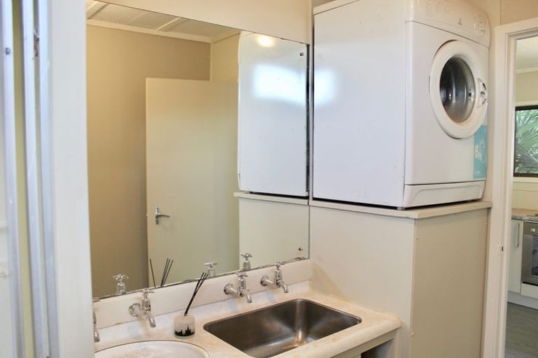 Photo of property in 53 Rua Road, Glen Eden, Auckland, 0602