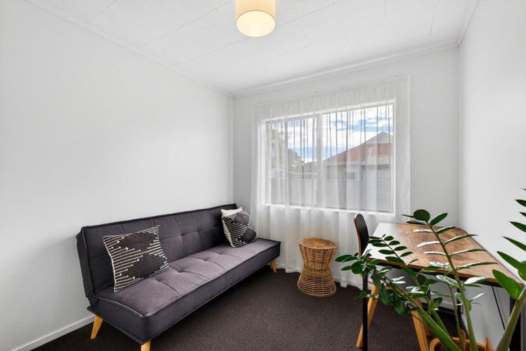 Photo of property in 2/27 Nuffield Avenue, Marewa, Napier, 4110