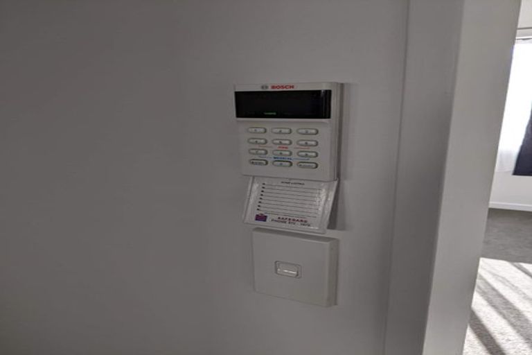 Photo of property in 1b Pollen Street, Johnsonville, Wellington, 6037