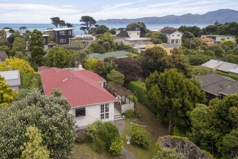 Photo of property in 93 Matatua Road, Raumati Beach, Paraparaumu, 5032