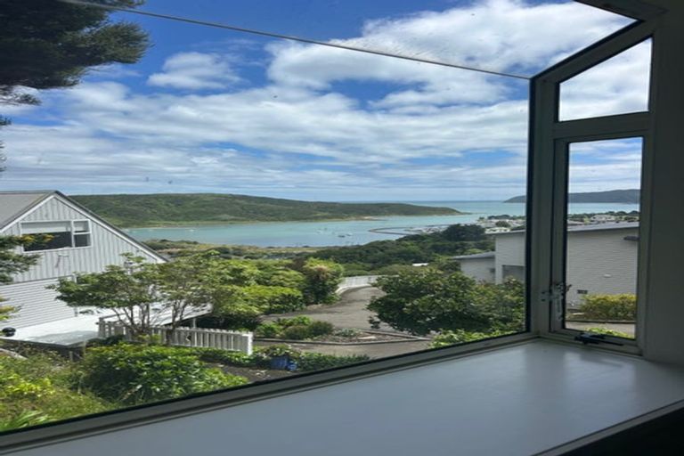 Photo of property in 14b Kahu Road, Paremata, Porirua, 5024