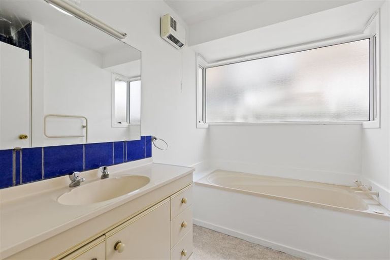 Photo of property in 51 Picton Avenue, Riccarton, Christchurch, 8011