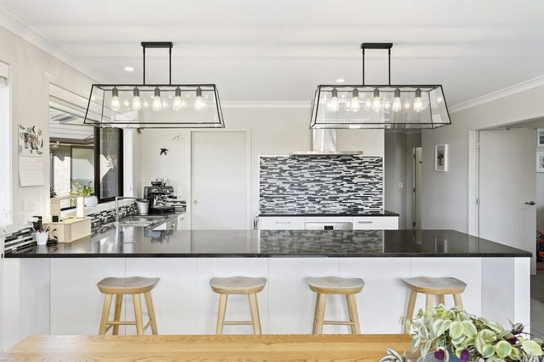 Photo of property in 15 Mike Smith Drive, Cambridge, 3434