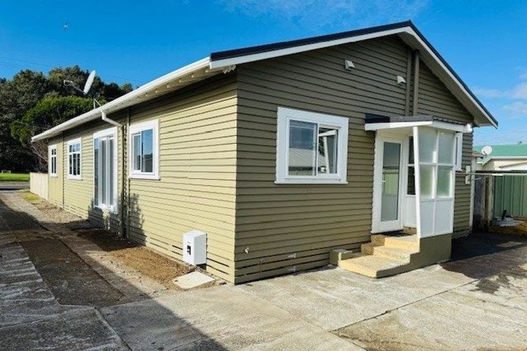 Photo of property in 40 Fitzroy Road, Fitzroy, New Plymouth, 4312