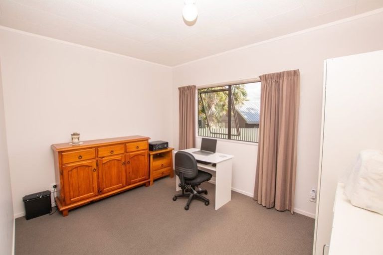 Photo of property in 33b Lyn Grove, Papamoa Beach, Papamoa, 3118